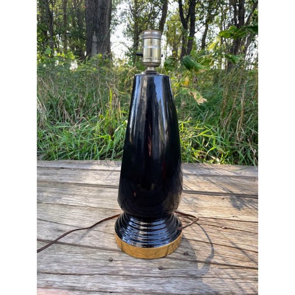 Vintage MCM Black & Gold Ceramic Table Lamp - Picture 13 of 16